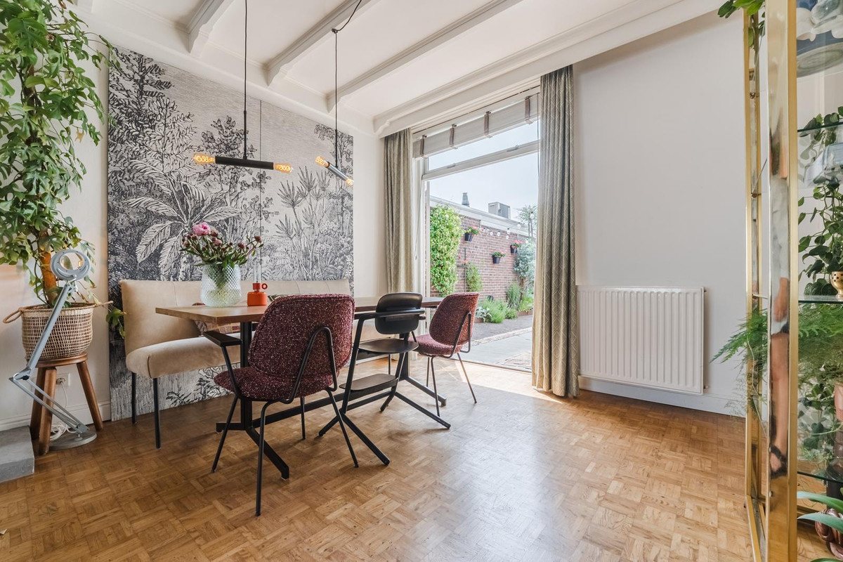 Tussenwoning te koop: Bataviastraat 19, Tilburg