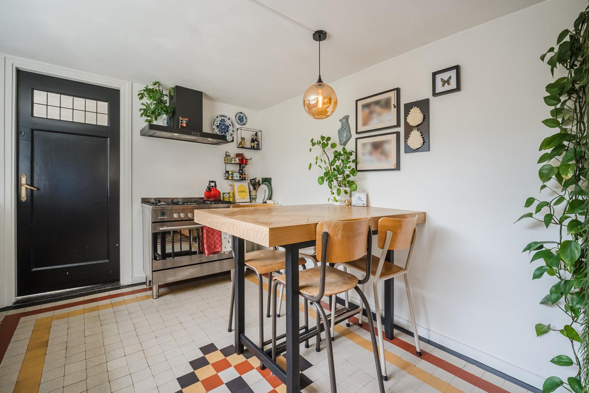 Tussenwoning te koop: Bataviastraat 19, Tilburg