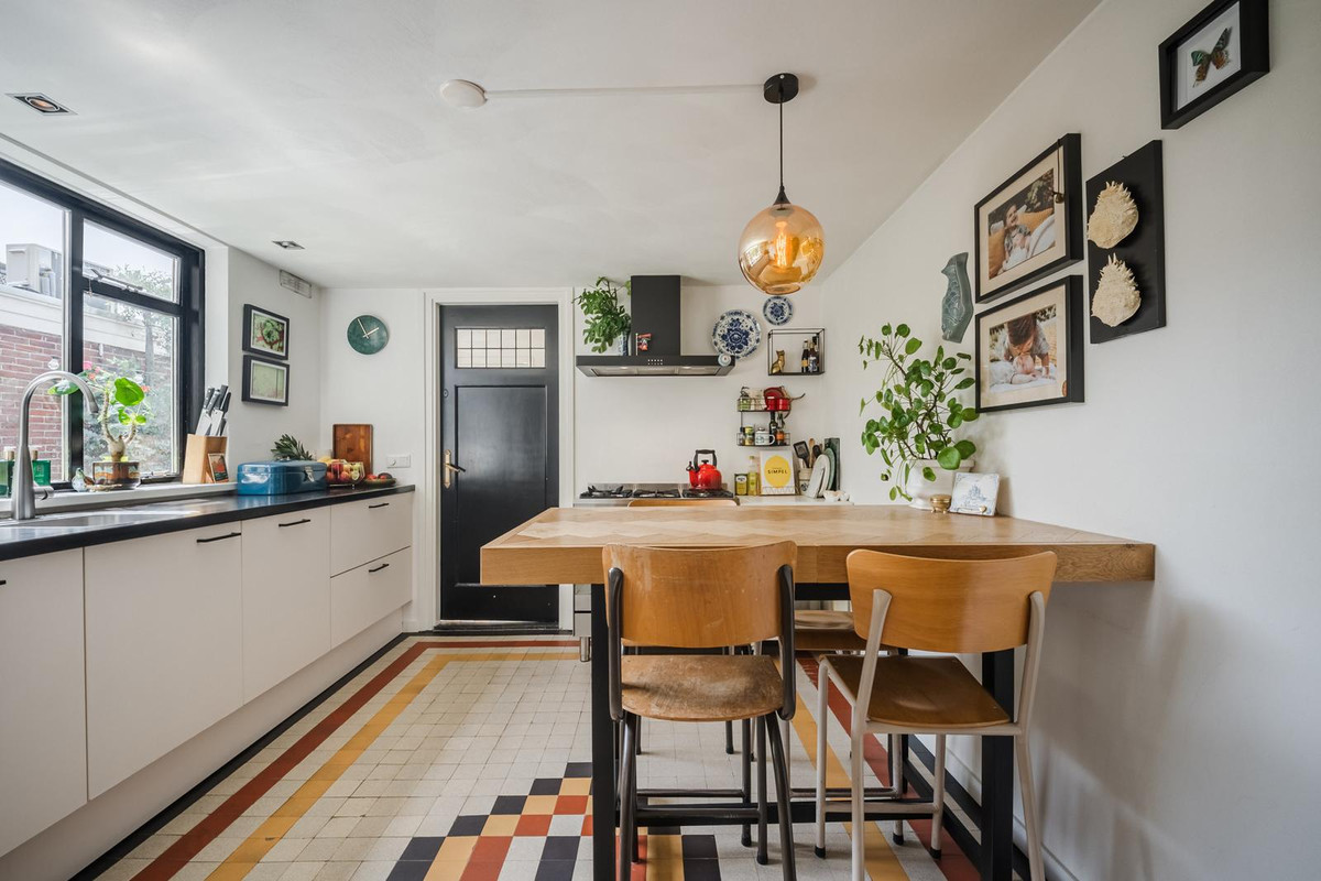 Tussenwoning te koop: Bataviastraat 19, Tilburg