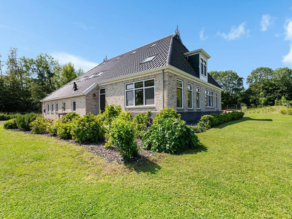 Oudeschouw 8