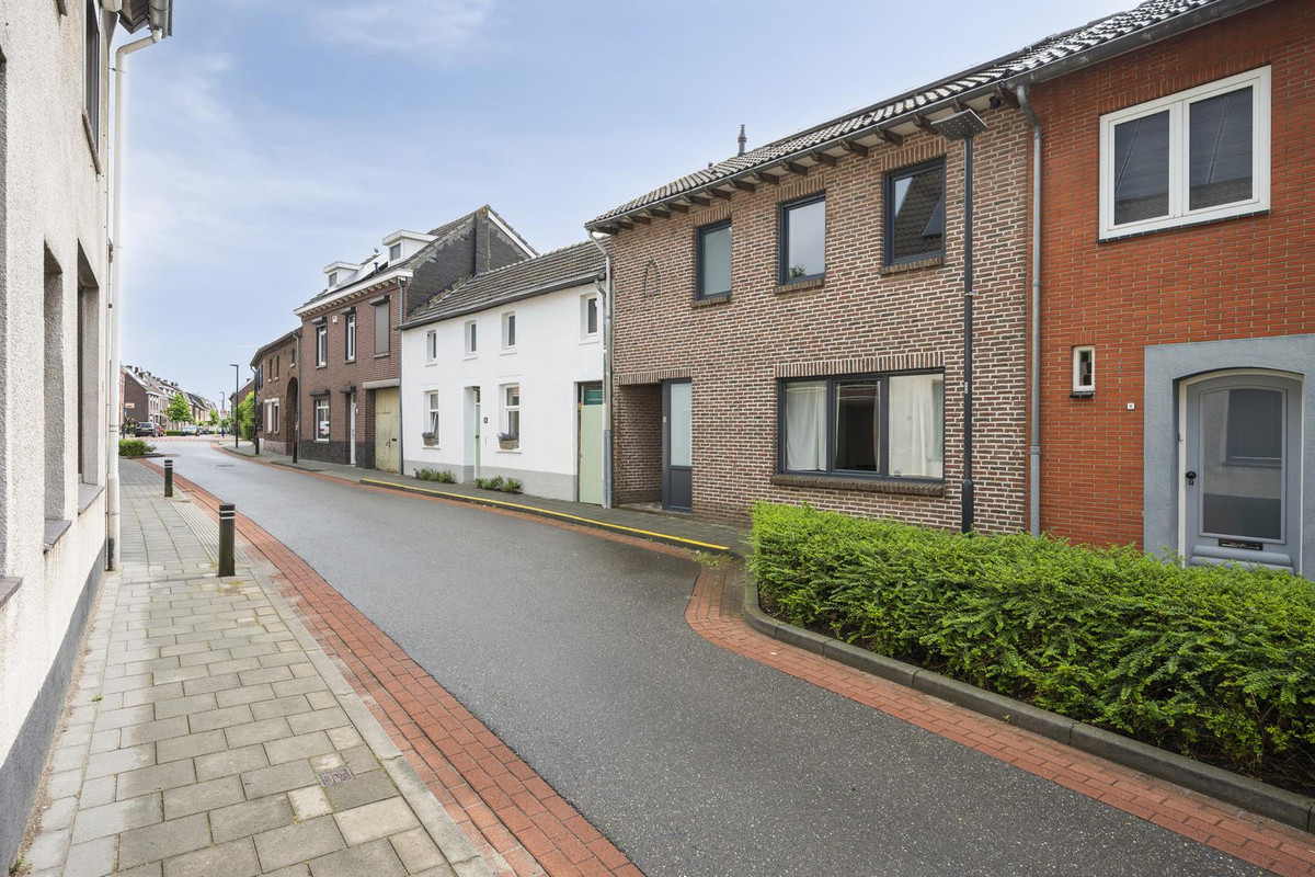 Tussenwoning te koop: Eindstraat 8, Schinveld