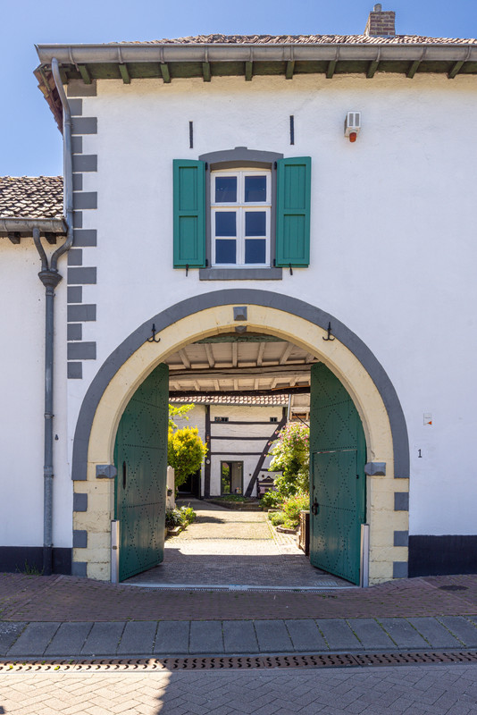 Tussenwoning te koop: Dorpstraat 1, Oirsbeek