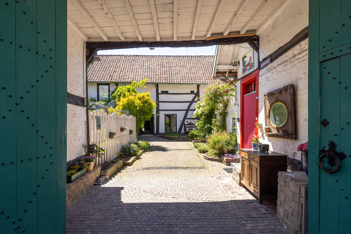 Tussenwoning te koop: Dorpstraat 1, Oirsbeek