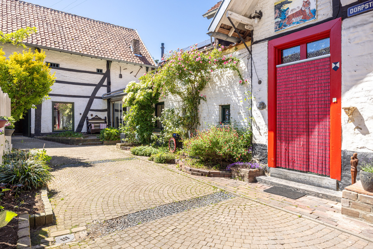 Tussenwoning te koop: Dorpstraat 1, Oirsbeek