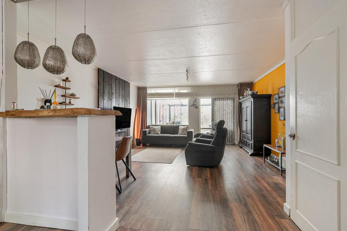 Tussenwoning te koop: Uivernest 35, Huissen