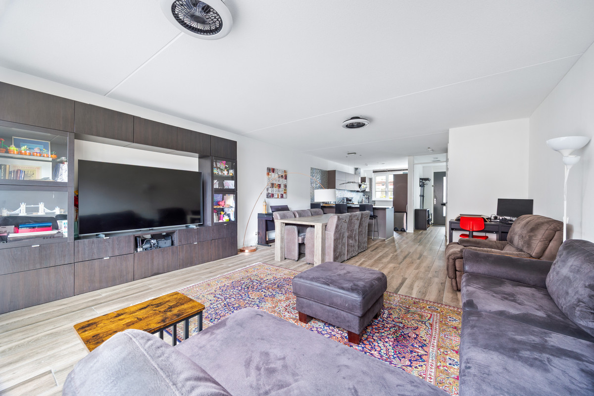 Tussenwoning te koop: Mariënpark 155, Leidschendam