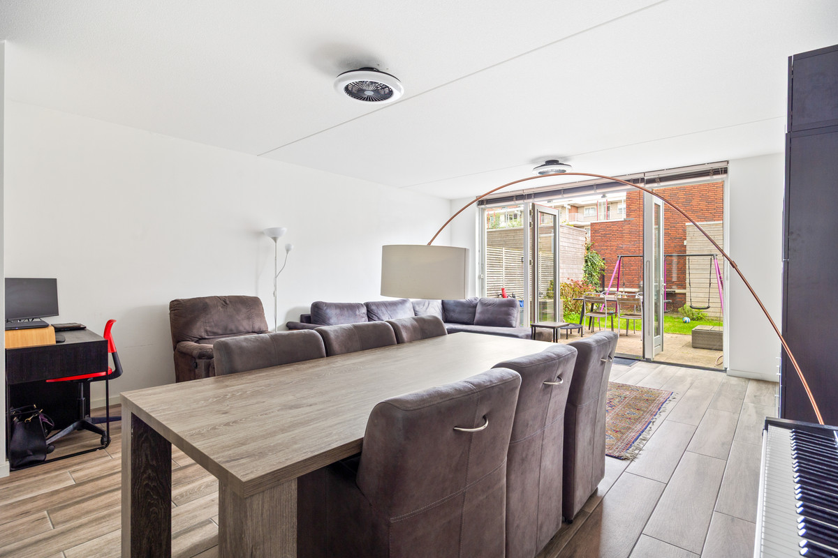 Tussenwoning te koop: Mariënpark 155, Leidschendam