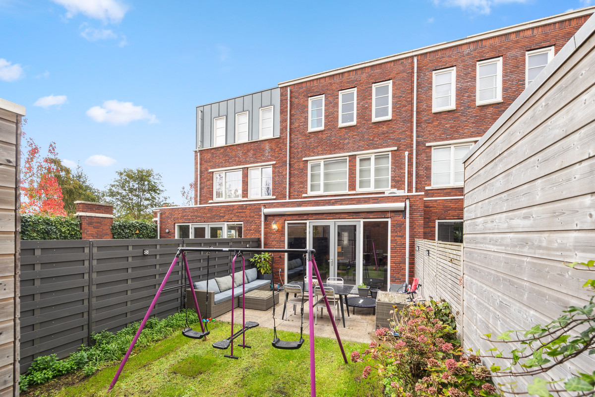 Tussenwoning te koop: Mariënpark 155, Leidschendam