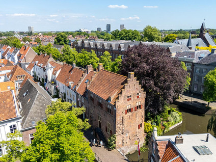 Muurhuizen 25