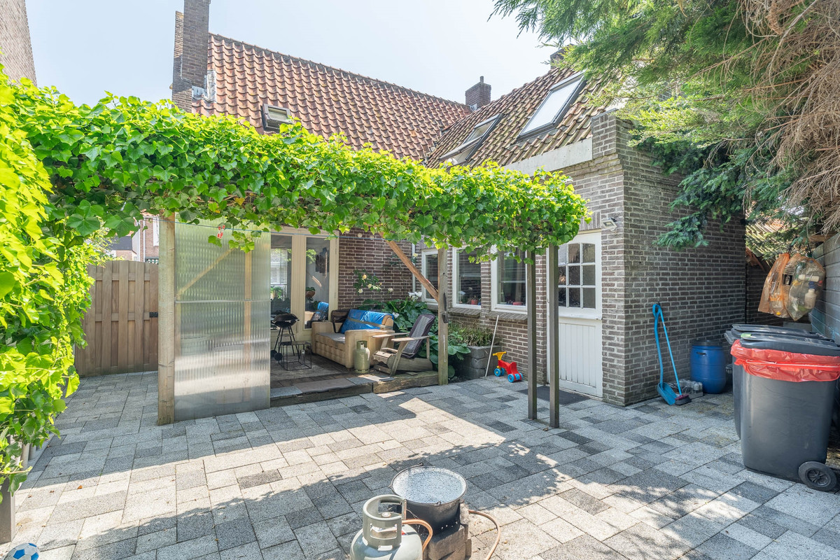 Hoekwoning te koop: Irenestraat 4, Yerseke