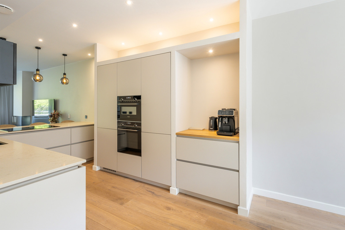 Appartement te koop: Mathenesserstraat 157, Rotterdam