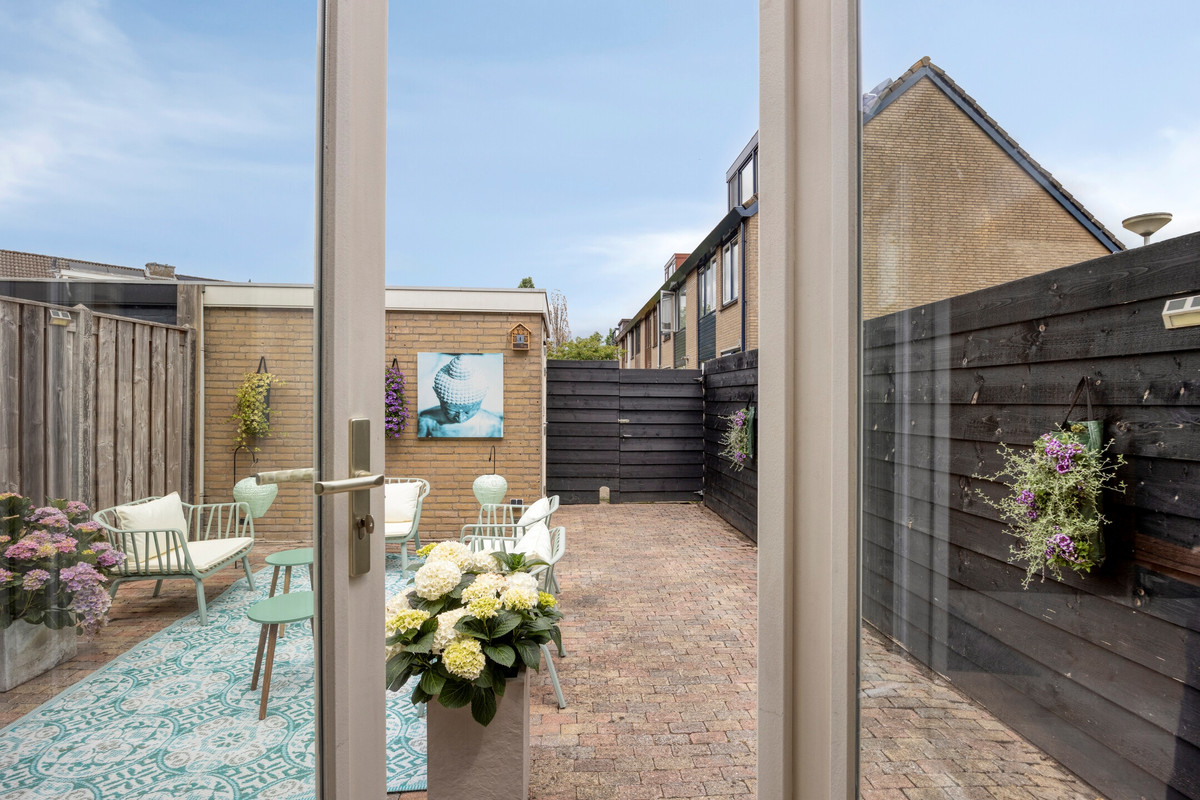 Tussenwoning te koop: Margrietveld 2, Nieuwerkerk A/D Ijssel