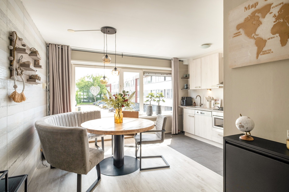 Tussenwoning te koop: Geesterenbrink 4, Enschede