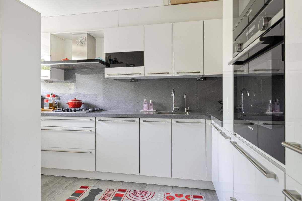 Appartement te koop: Pharus 93, Zaandam