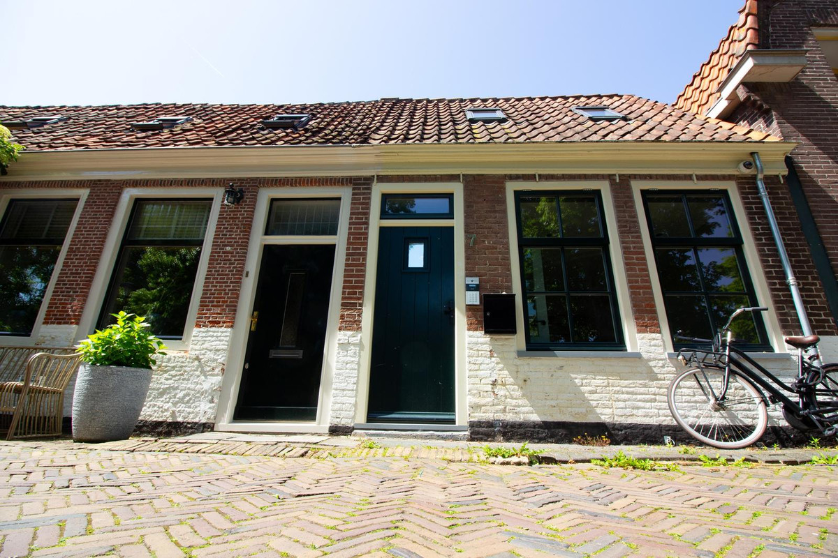Tussenwoning te koop: Oude Gracht 7, Enkhuizen