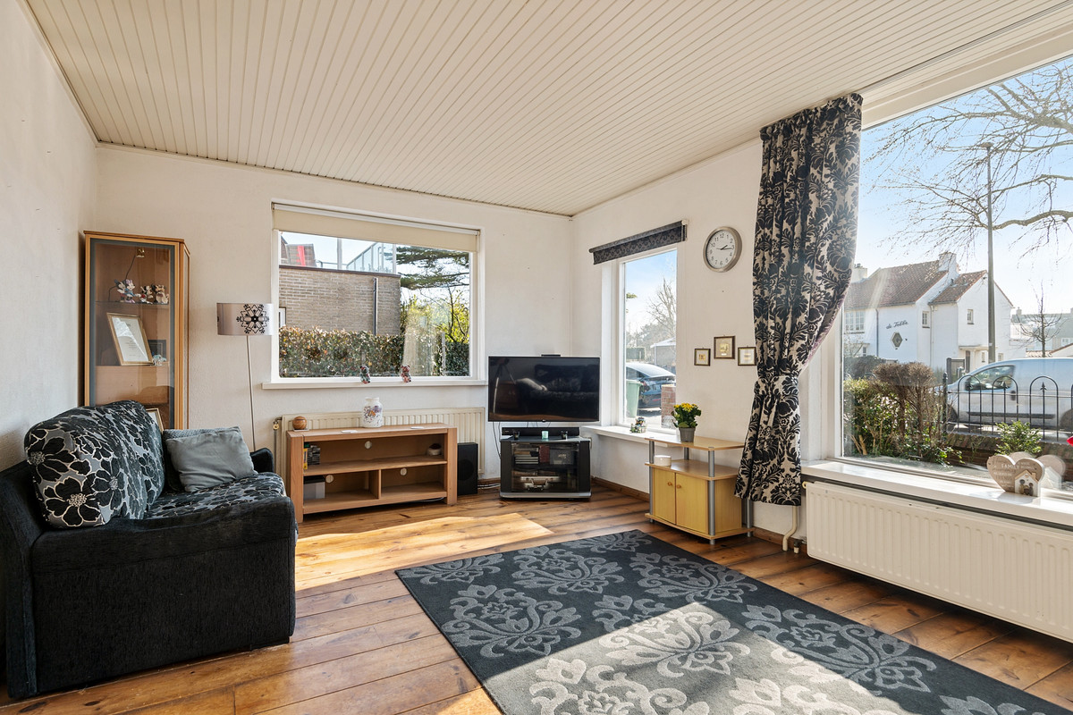 Twee-onder-één-kap te koop: Dr C A Gerkestraat 151, Zandvoort