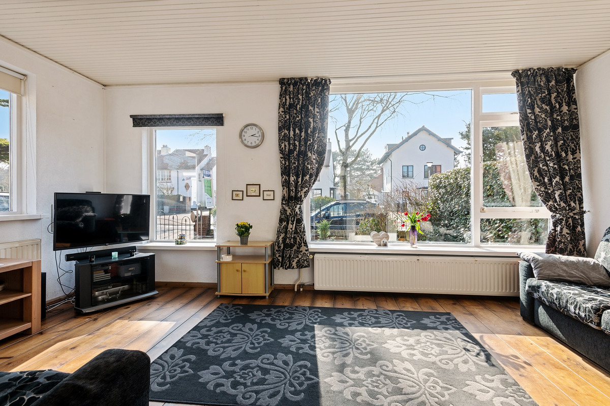 Twee-onder-één-kap te koop: Dr C A Gerkestraat 151, Zandvoort