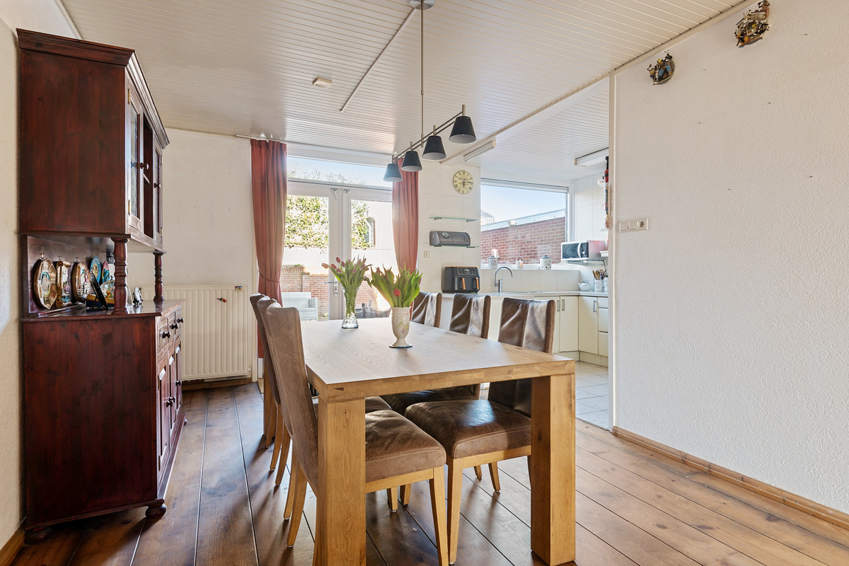 Twee-onder-één-kap te koop: Dr C A Gerkestraat 151, Zandvoort