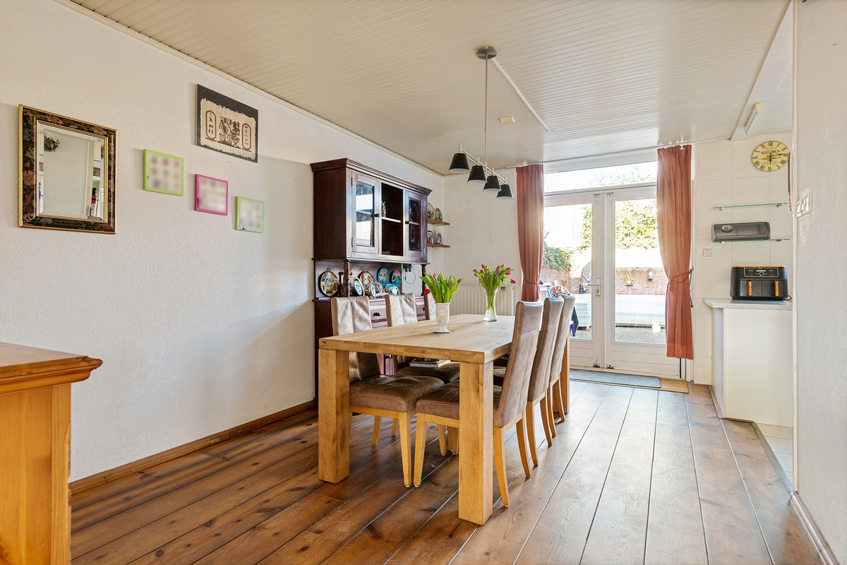 Twee-onder-één-kap te koop: Dr C A Gerkestraat 151, Zandvoort