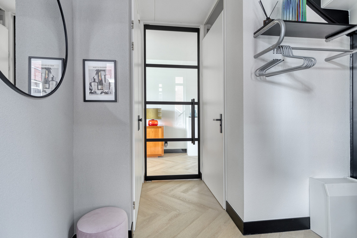 Tussenwoning te koop: Valkenswaardstraat 60, Tilburg
