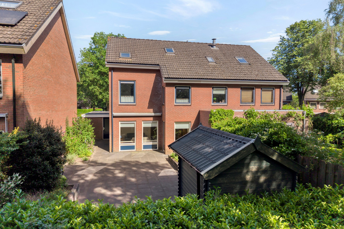Twee-onder-één-kap te koop: Beekberg 2, Hardenberg