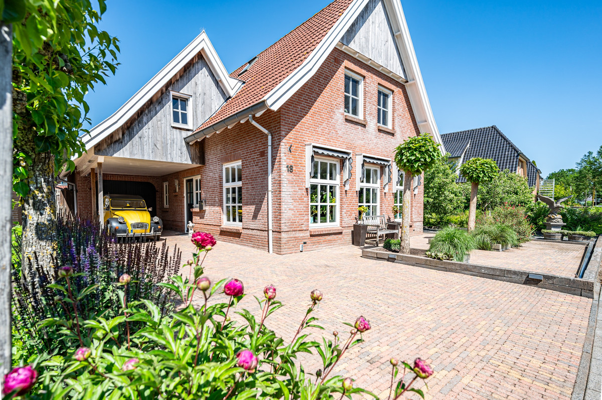 Vrijstaande woning te koop: Kade 18, Vollenhove