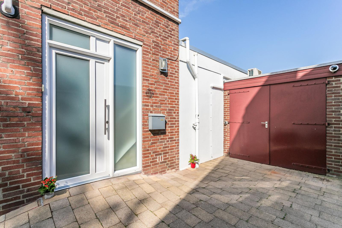 Twee-onder-één-kap te koop: Kennedylaan 26, Brunssum