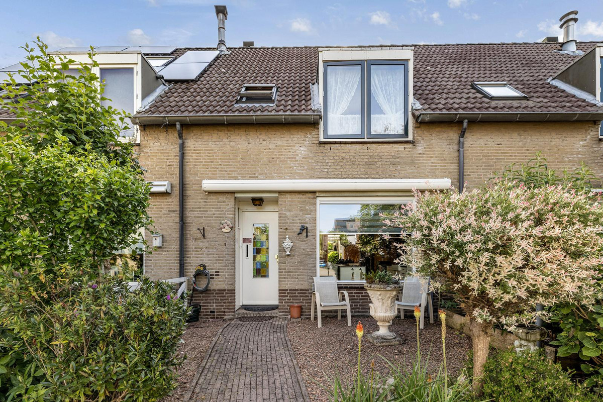 Tussenwoning te koop: Van Bronkhorstvliet 31, Barendrecht