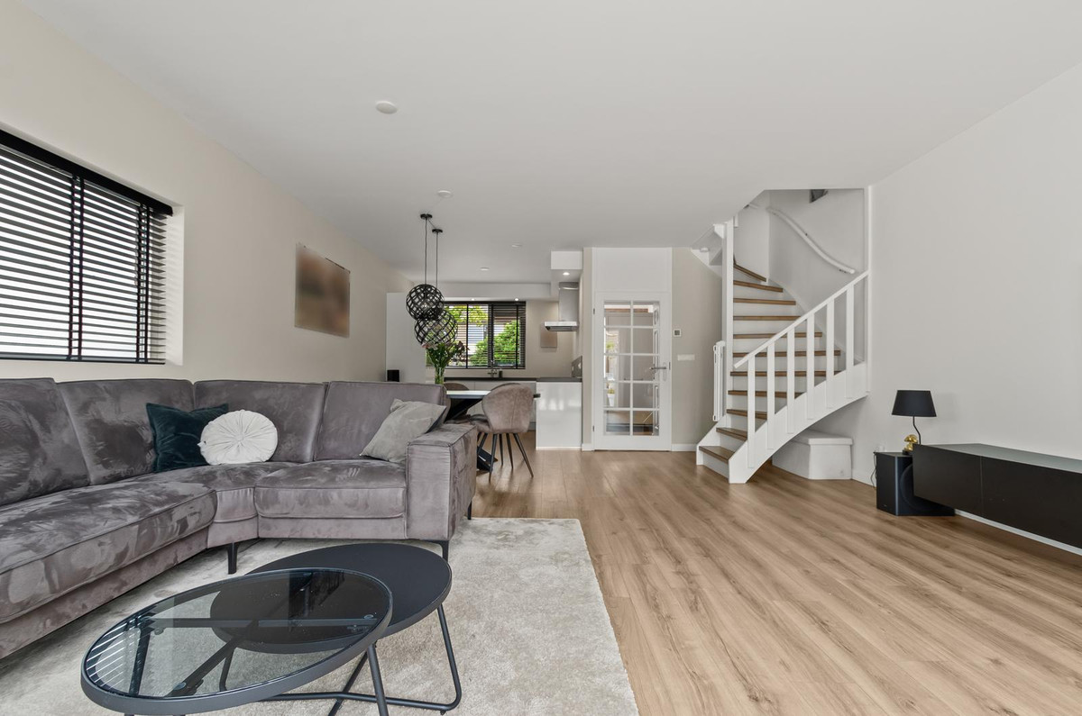 Hoekwoning te koop: Duivenkamp 355, Maarssen
