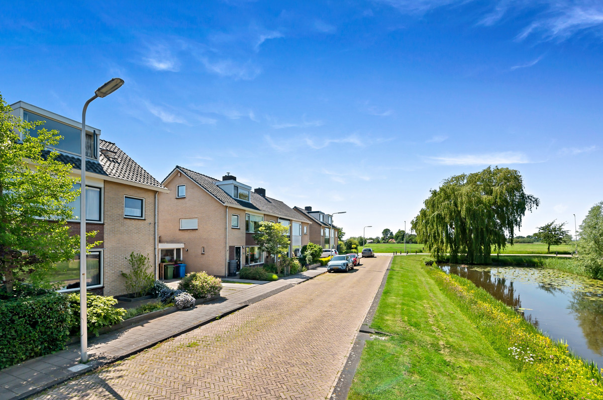 Tussenwoning te koop: 's-Prinsensingel 15, Maasland