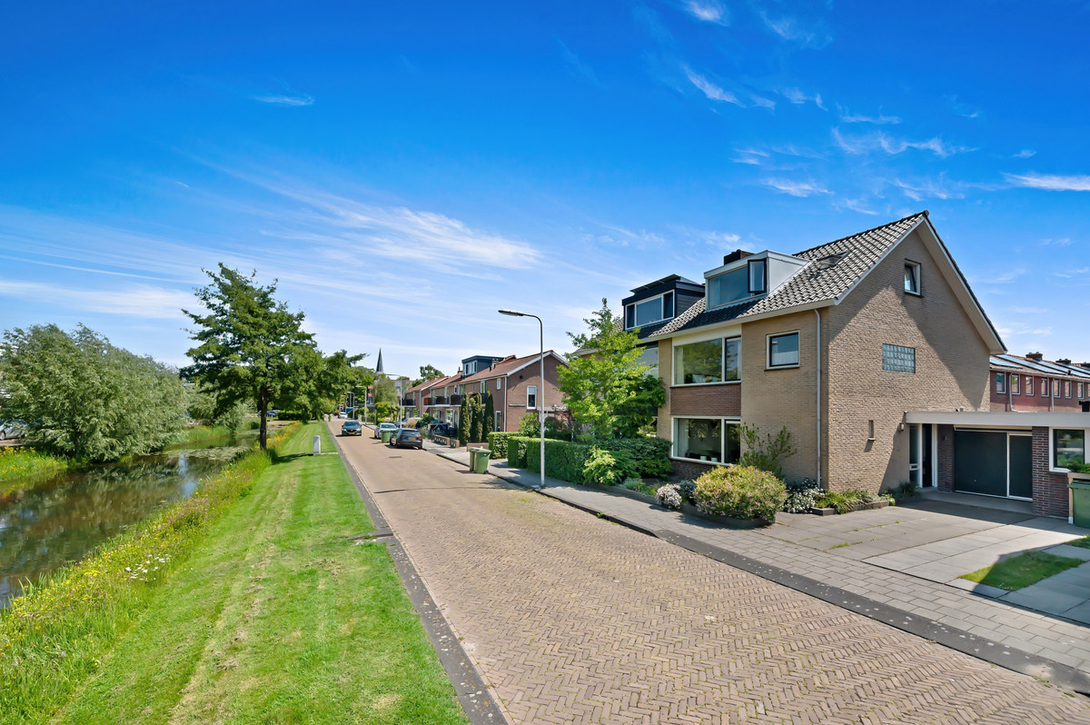 Tussenwoning te koop: 's-Prinsensingel 15, Maasland