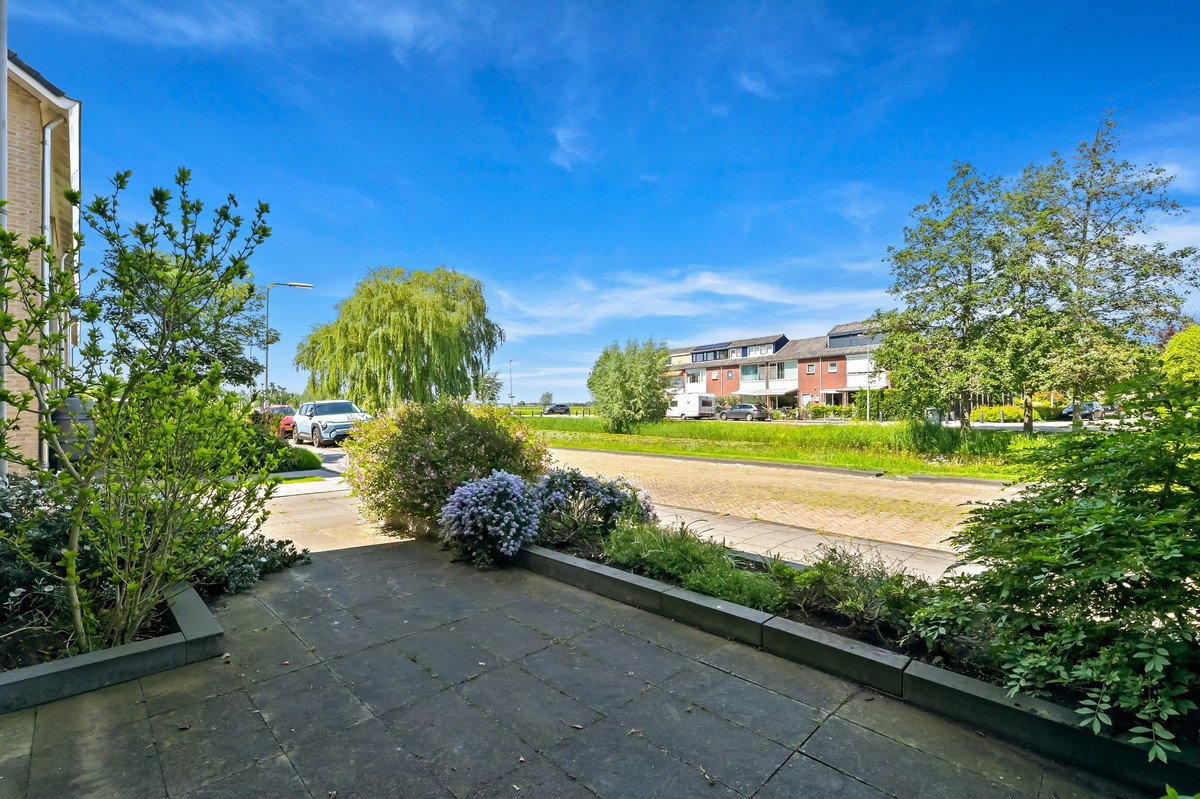 Tussenwoning te koop: 's-Prinsensingel 15, Maasland