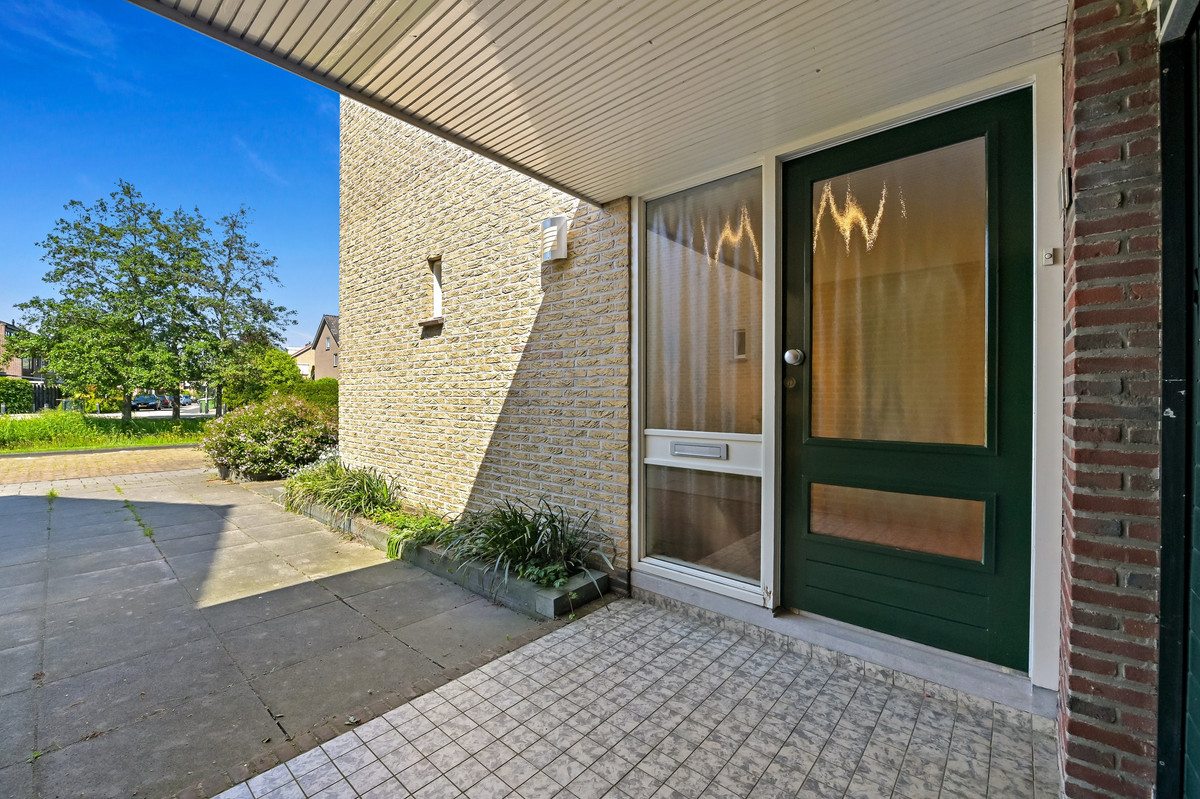 Tussenwoning te koop: 's-Prinsensingel 15, Maasland
