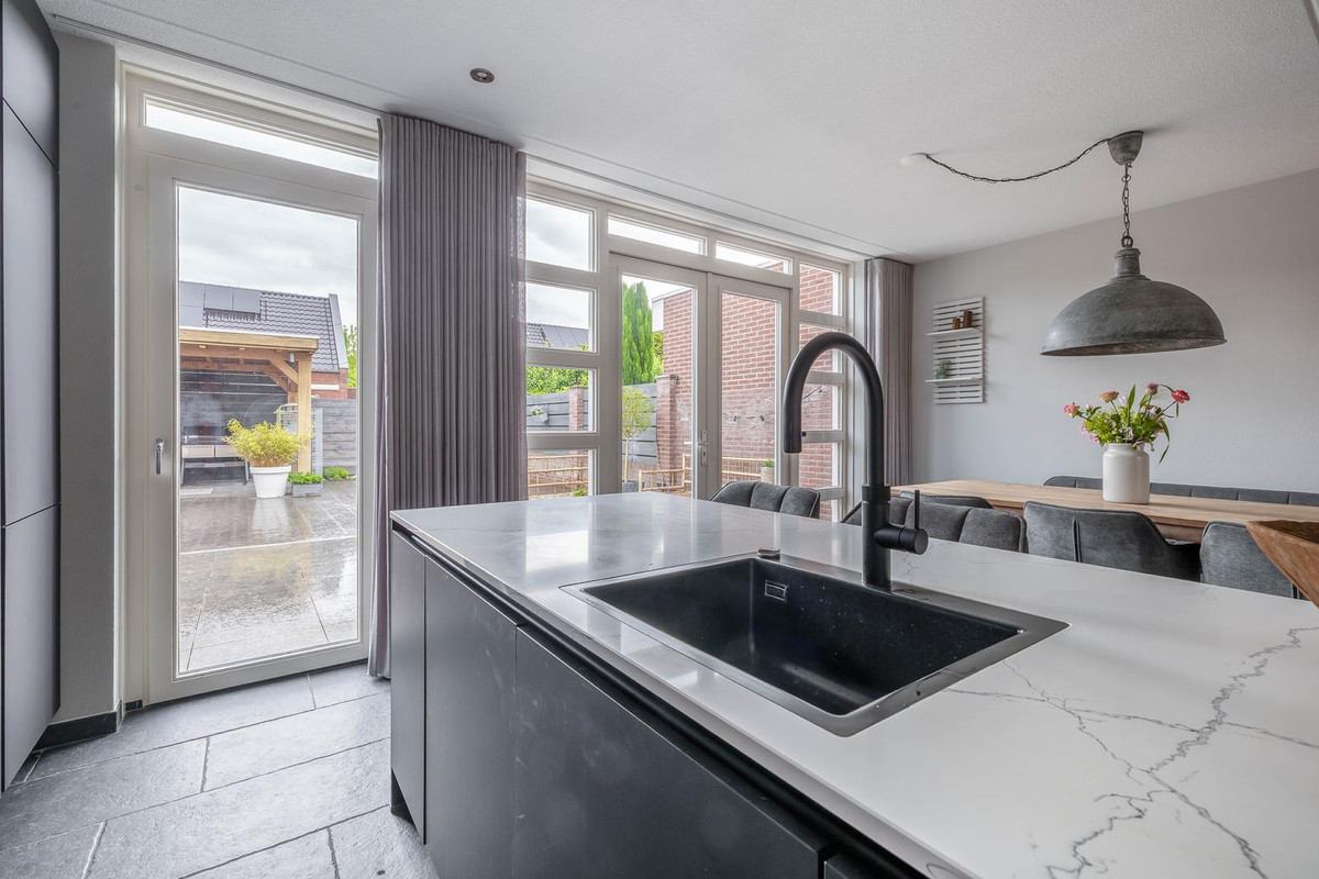 Tussenwoning te koop: Nellemenkeslaan 50, Belfeld