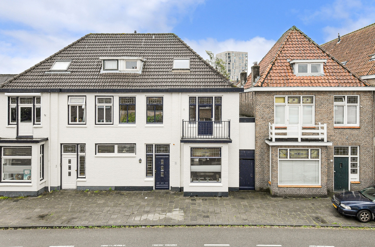 Twee-onder-één-kap te koop: Heuvelstraat 5, Breda