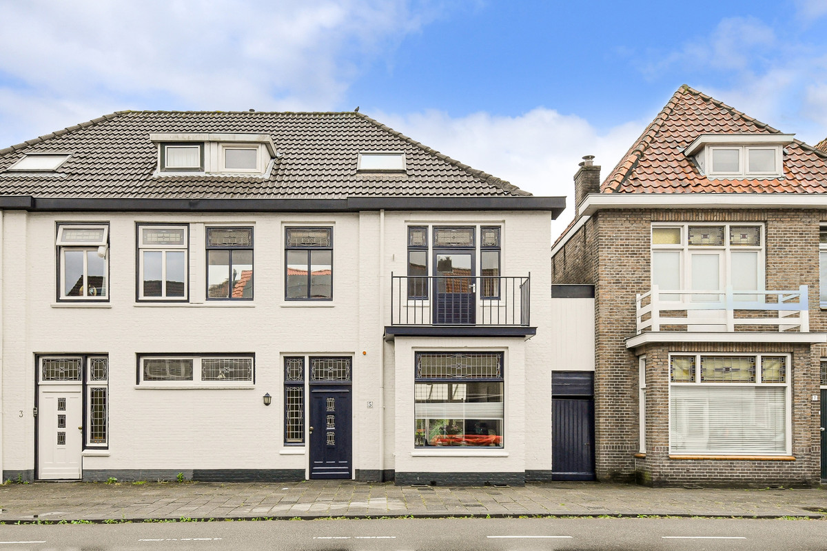 Twee-onder-één-kap te koop: Heuvelstraat 5, Breda