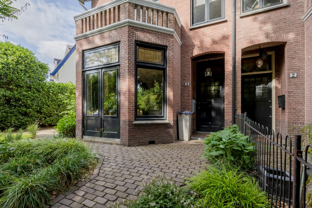 Twee-onder-één-kap te koop: Spoorlaan 4, Bussum