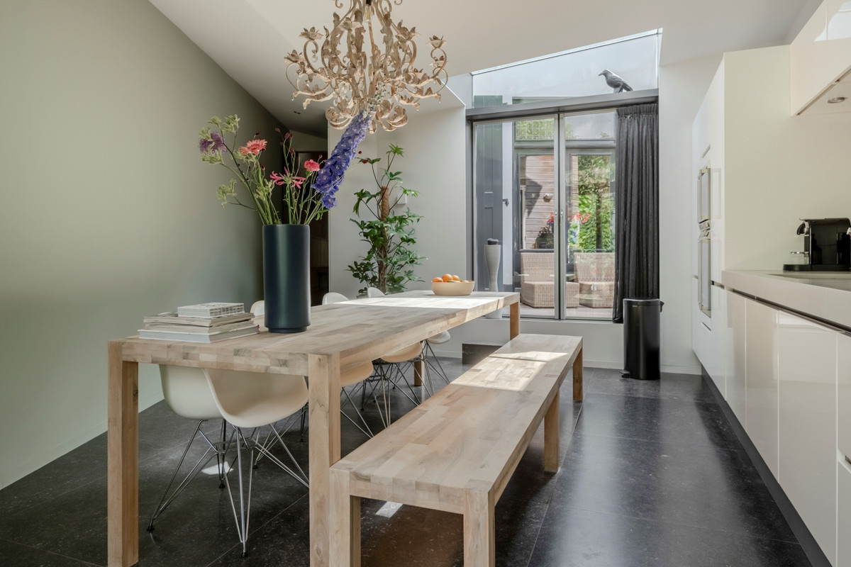 Twee-onder-één-kap te koop: Spoorlaan 4, Bussum