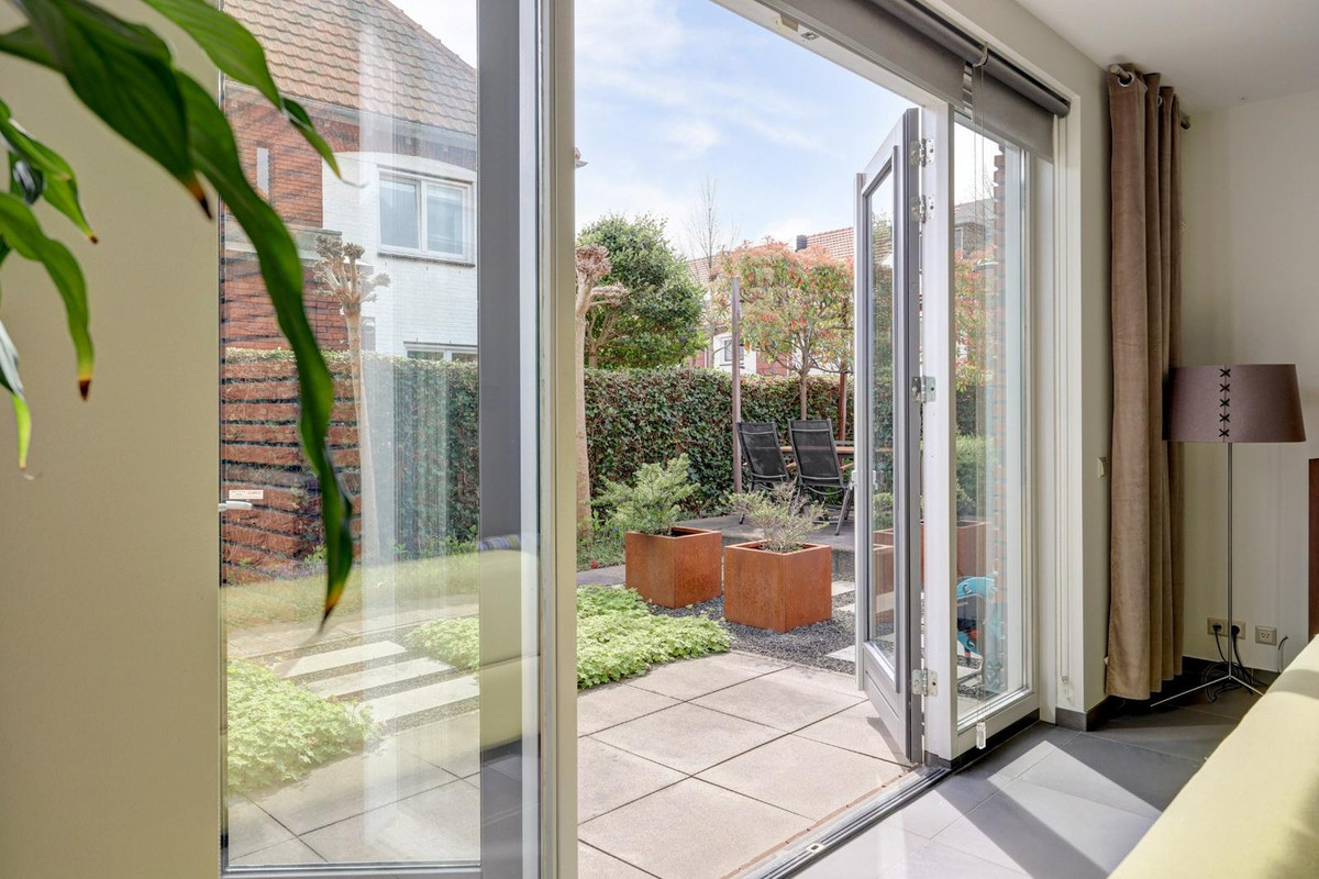 Twee-onder-één-kap te koop: Charactostraat 30, Capelle Aan Den Ijssel