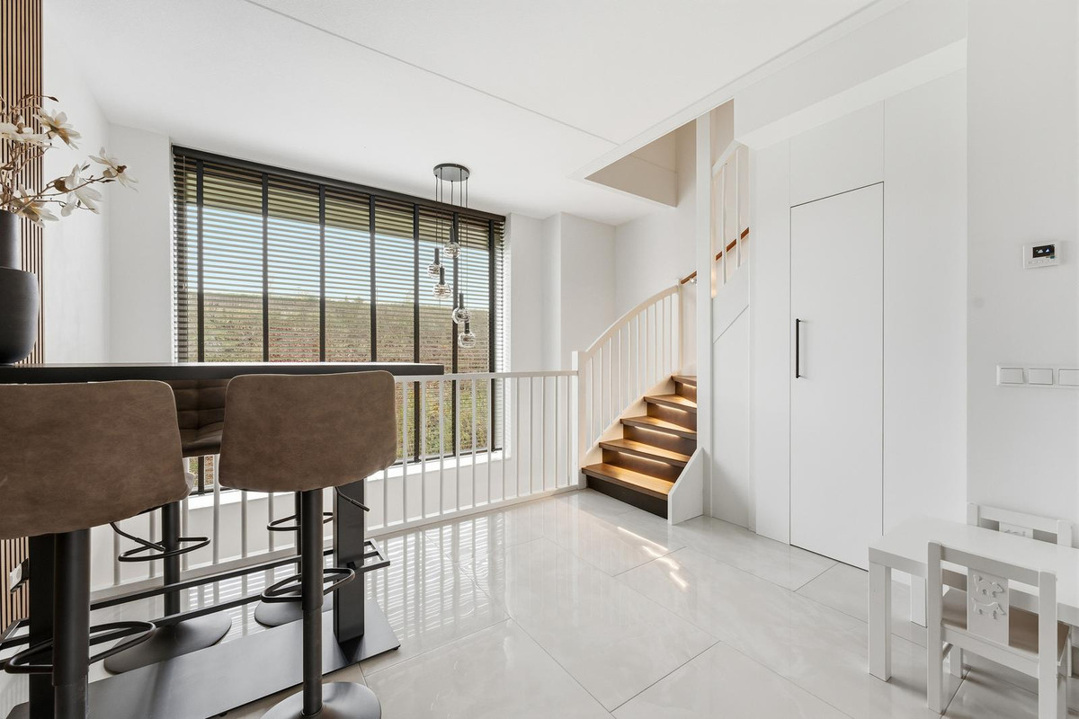 Tussenwoning te koop: Zwembaan 64, Vlaardingen