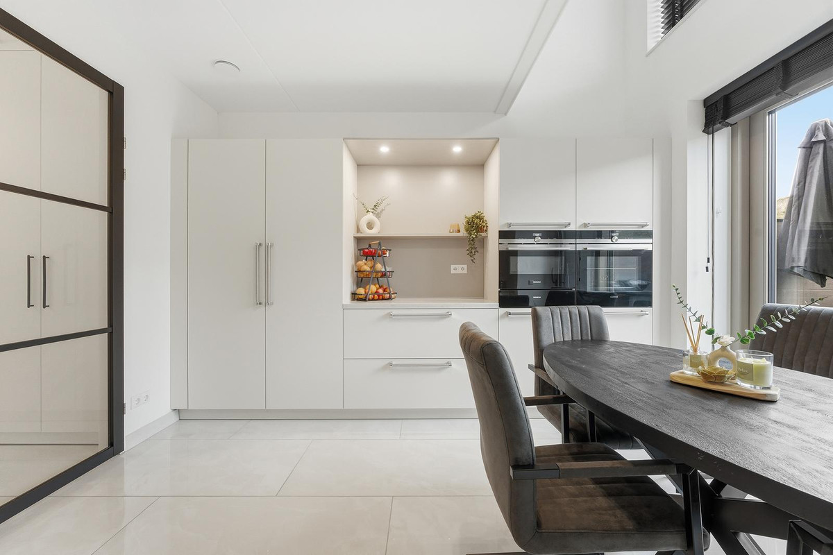 Tussenwoning te koop: Zwembaan 64, Vlaardingen