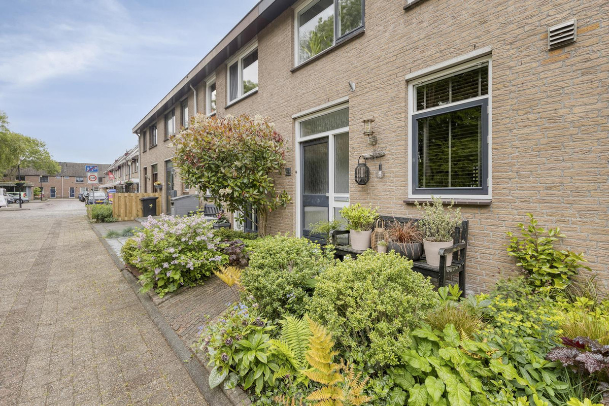 Tussenwoning te koop: Hoefblad 46, Leidschendam