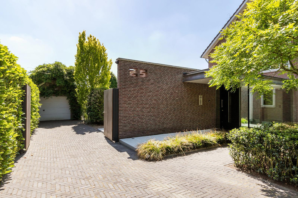 Twee-onder-één-kap te koop: Parklaan 25, Eindhoven
