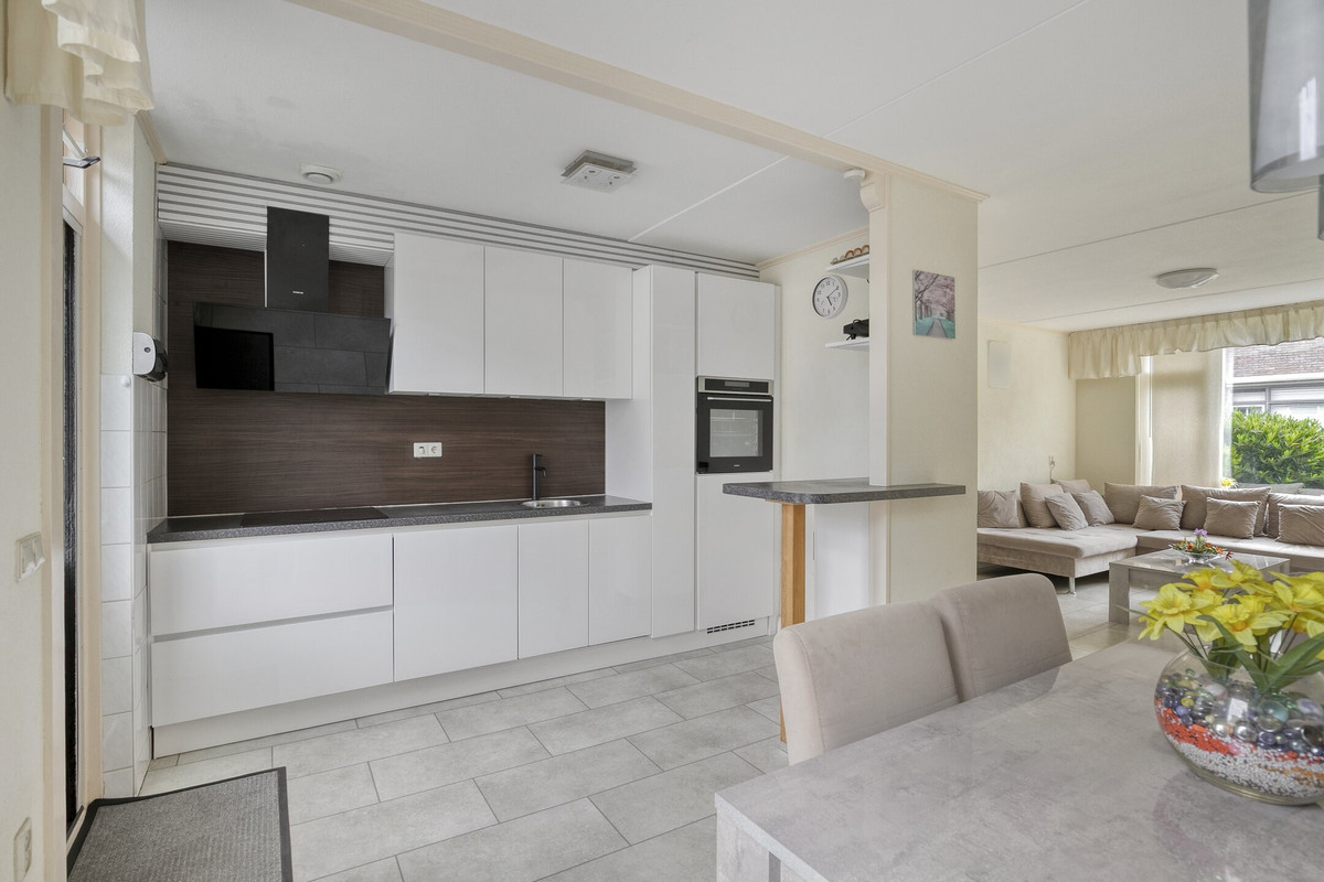 Tussenwoning te koop: Van Breestraat 82, Tilburg
