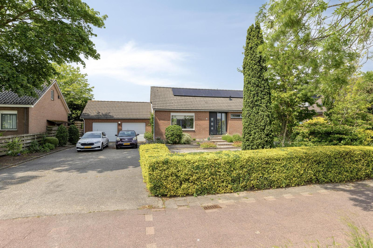 Vrijstaande woning te koop: Hoofdweg 132, Kudelstaart