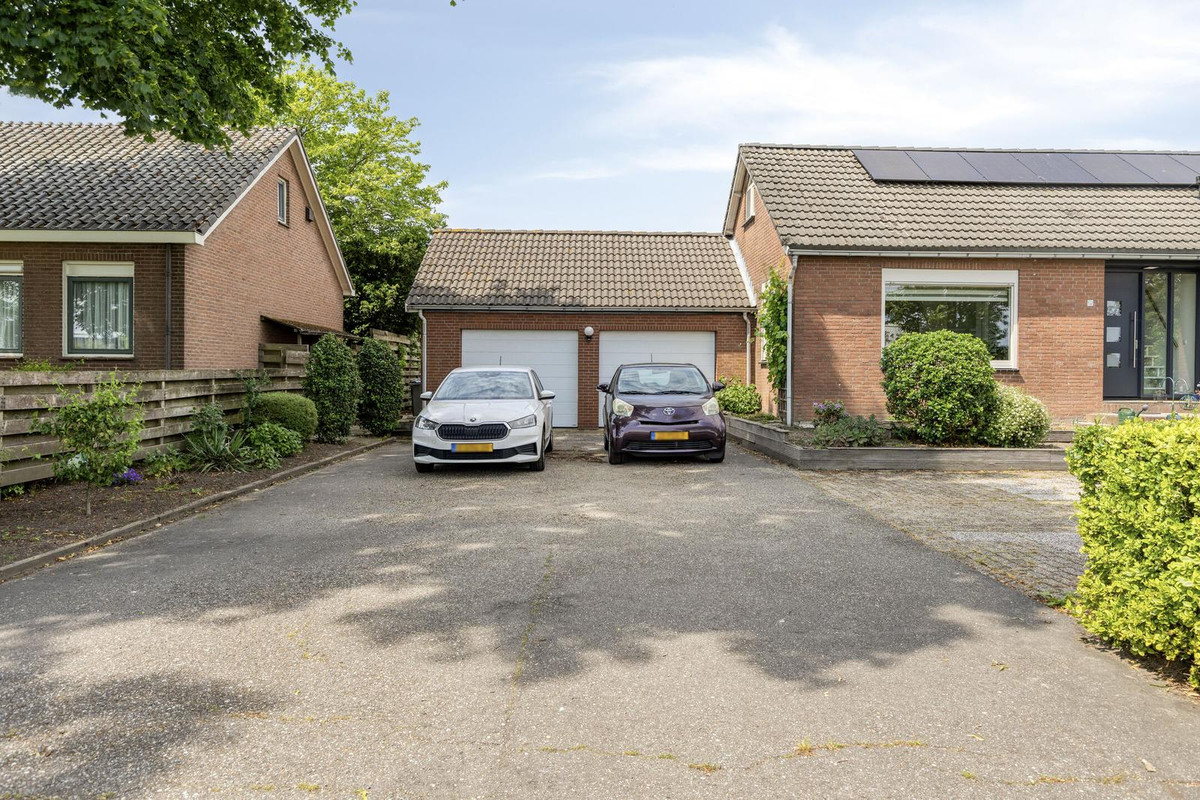 Vrijstaande woning te koop: Hoofdweg 132, Kudelstaart