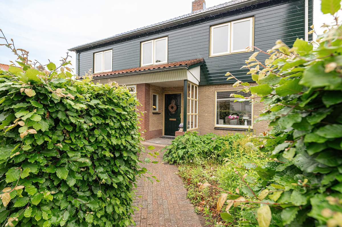 Vrijstaande woning te koop: Hoefslag 2, Almkerk