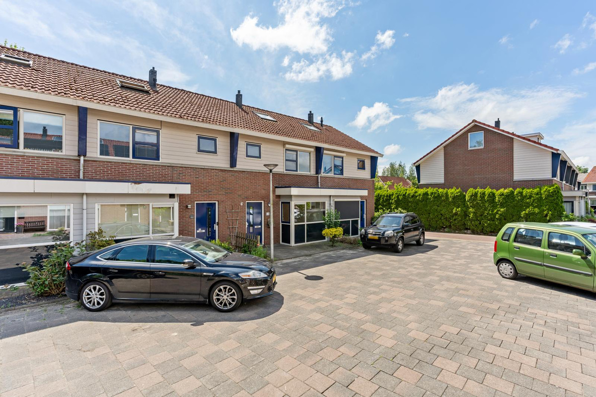 Tussenwoning te koop: Stentorlaan 85, Enschede