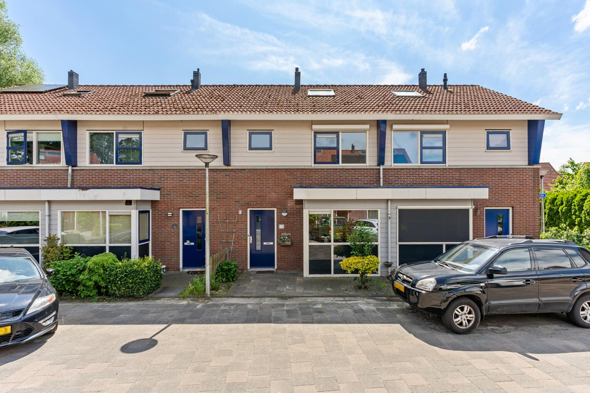Tussenwoning te koop: Stentorlaan 85, Enschede