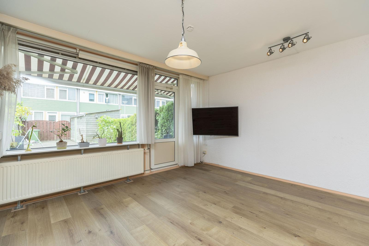 Tussenwoning te koop: Kalmoesstraat 45, Hoogvliet Rotterdam